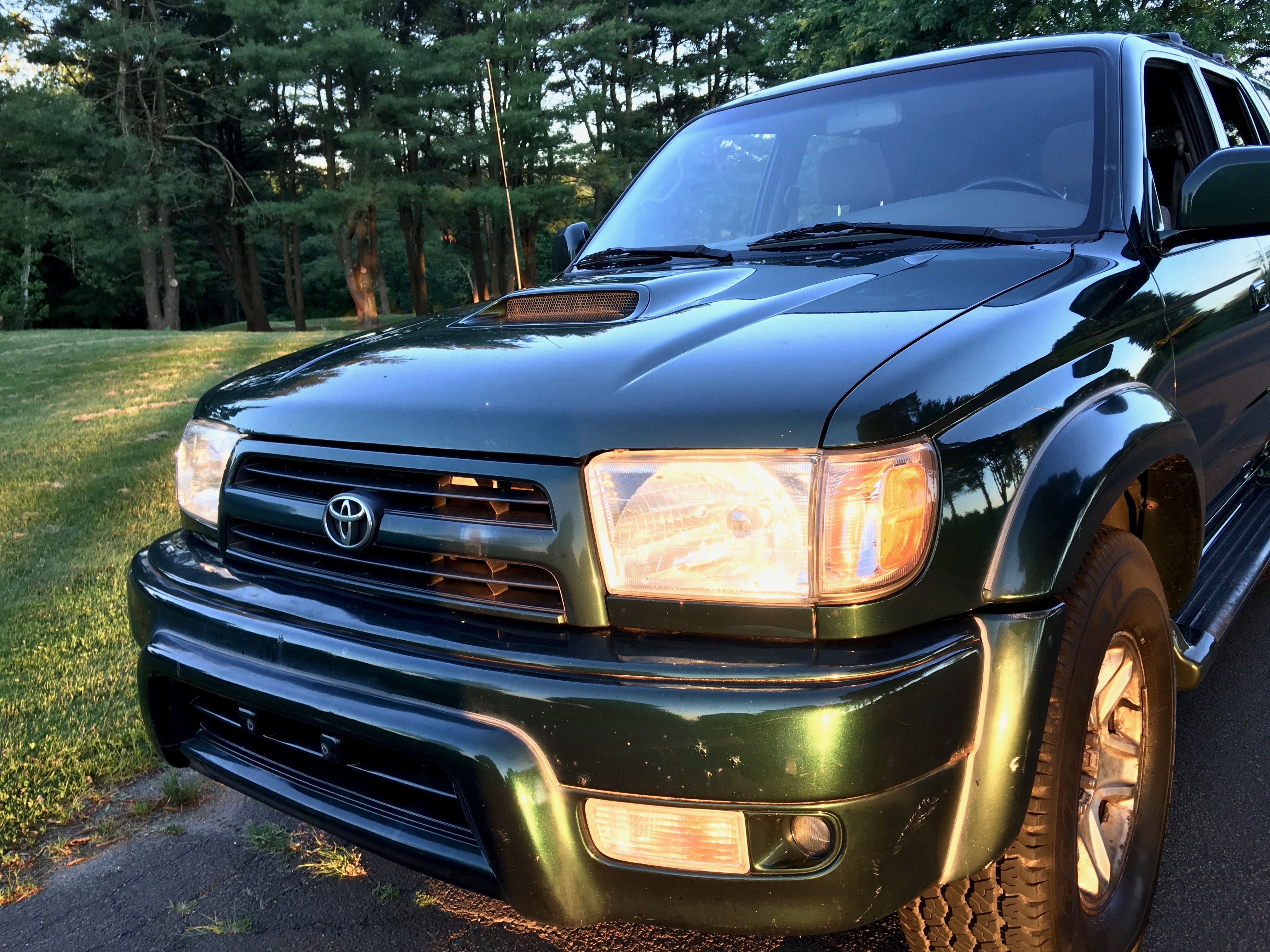 2000 Toyota 4Runner 3.4L V6 4WD 5 Speed Manual 129K - 3rd Gen - Our Pro Recon - New Clutch, Timing Belt and Waterpump, New Valve Cover Gaskets, New Spark Plugs, New Alternator, New Radiator, New Muffler and Tailpipe, New Rear Coil Springs, New Rear Shocks, New Brakes, New Tires, Frame Descaling, Applied Rust Converter Rust Mort, Sealed Frame with Fluid Film, New Bumpers - Beautiful Engine - has No Leaks — photo 21